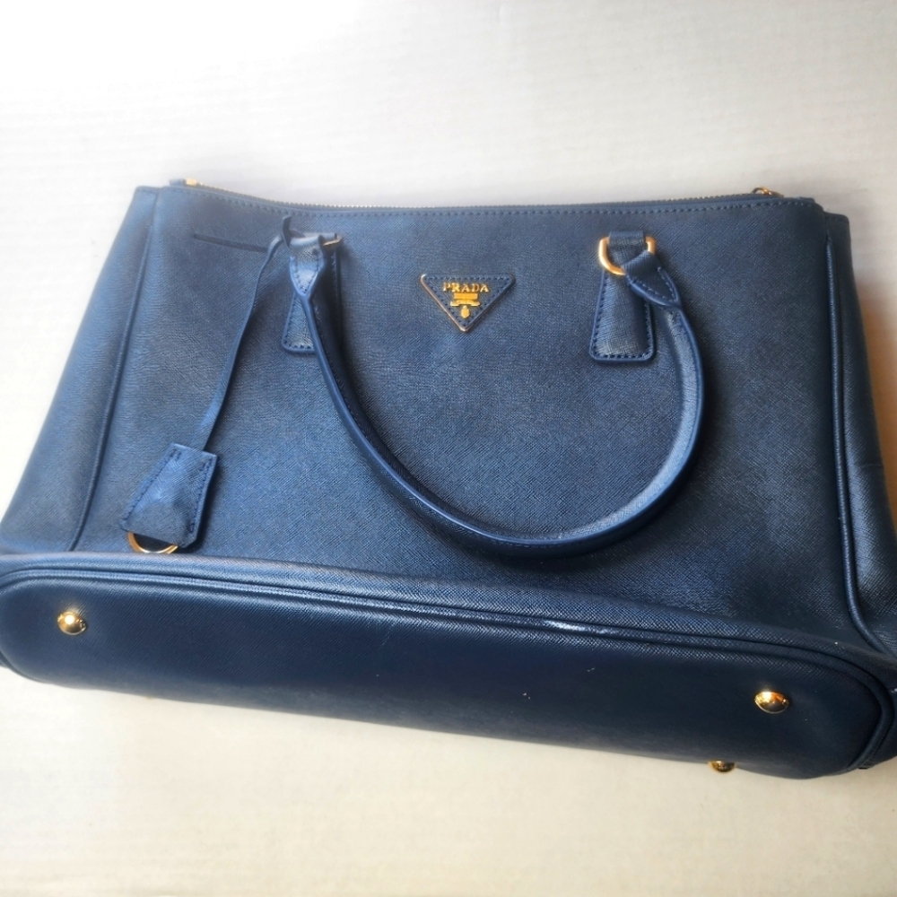 🌸 Prada | Handbag | Medoum sized bag - Picture 1 of 16
